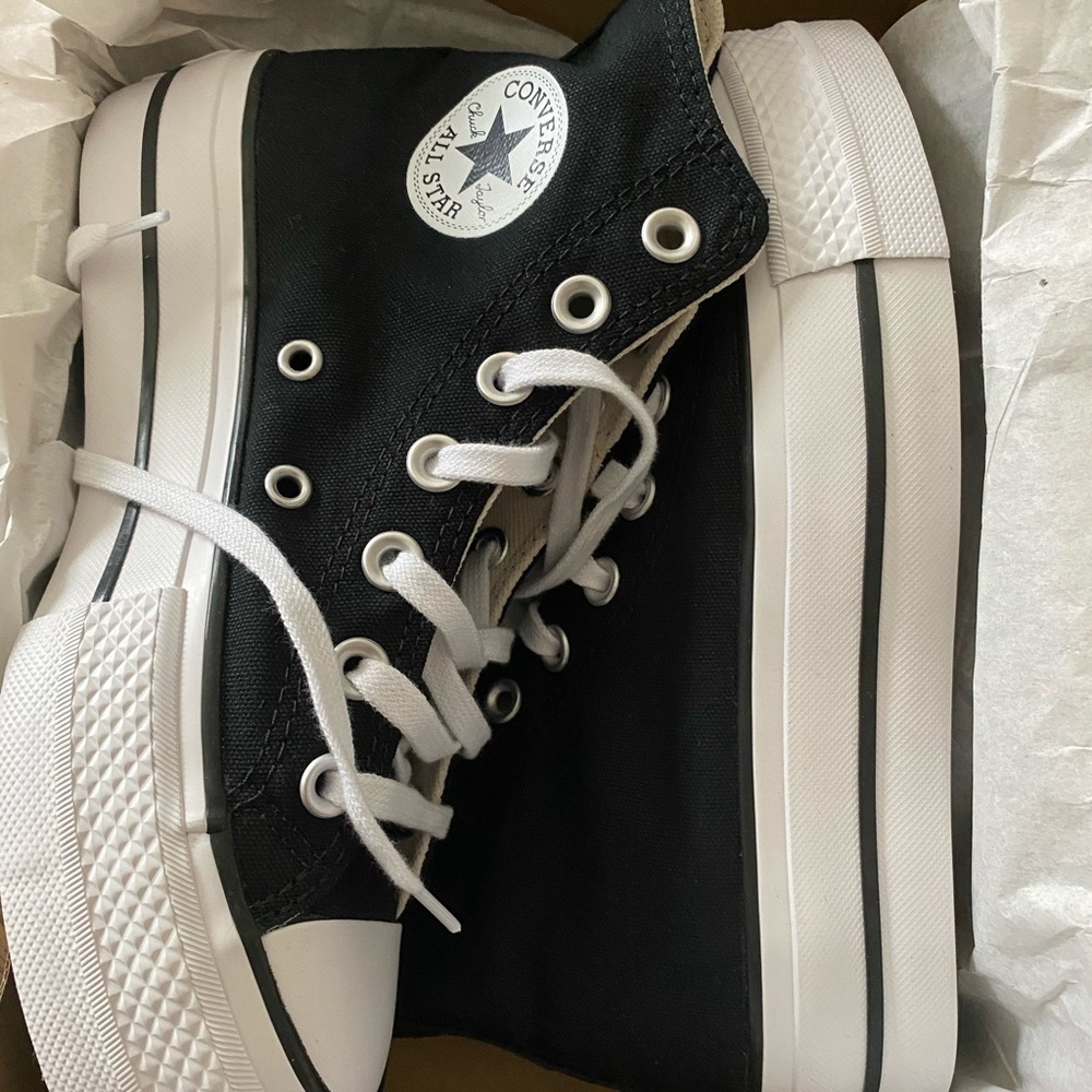 Chuck Taylor All Star Lift Platform Canvas, Size 5. Brand New in Box.